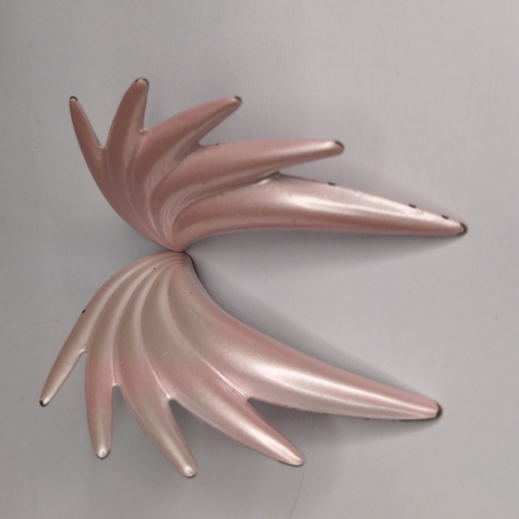 Vintage 80s Pink Angel Wing Earrings Pierced Light Pink Shiny Irradescent - Picture 6 of 6